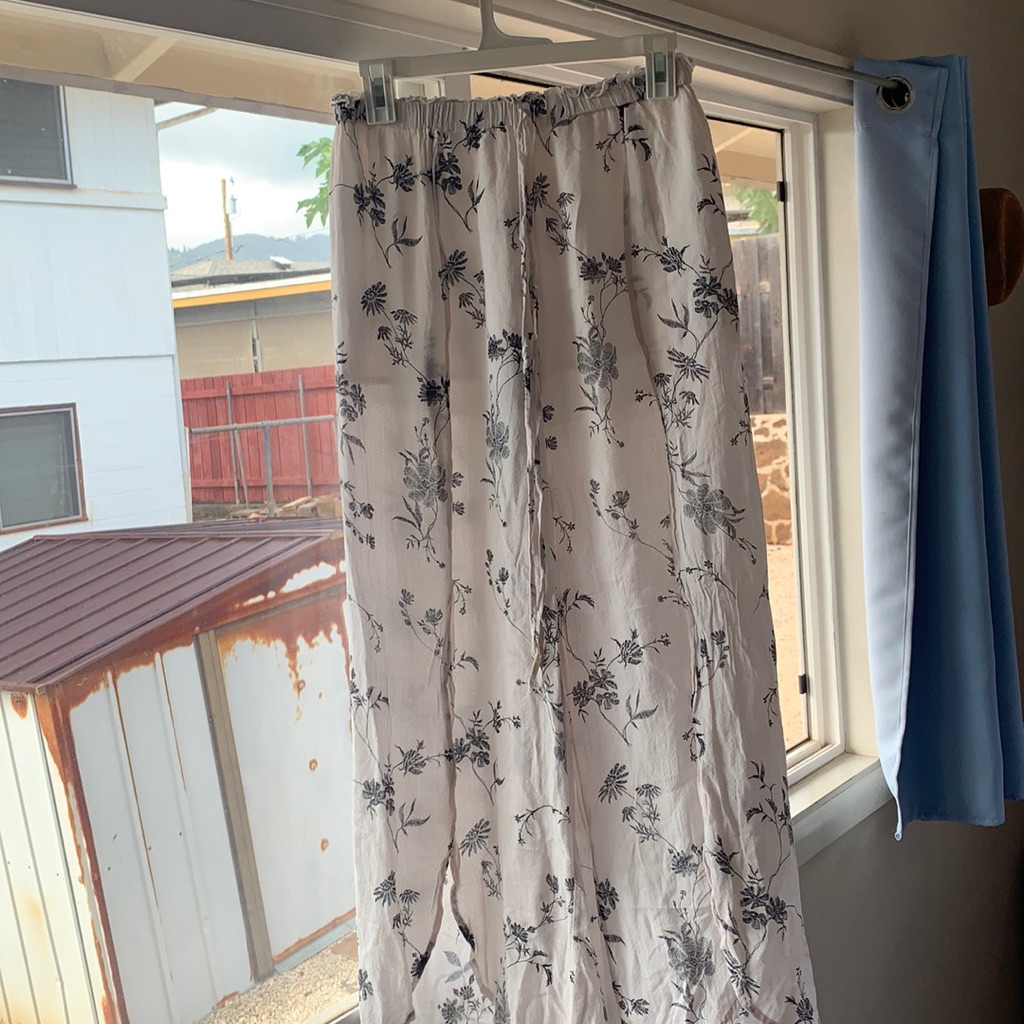 Flowy White Patterned Pants